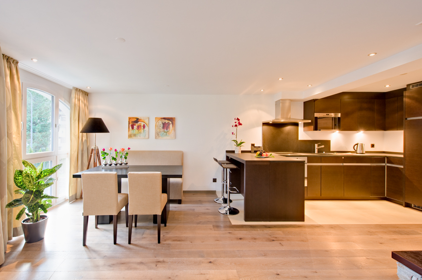 Alex Lodge 3.5 Zimmer Esszimmer und Küche Alex Lodge 3.5 Zimmer Esszimmer und Küche